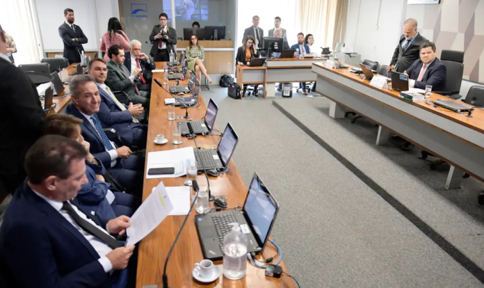 PEC da Anistia: Multas de partidos políticos seguem sem relator politica