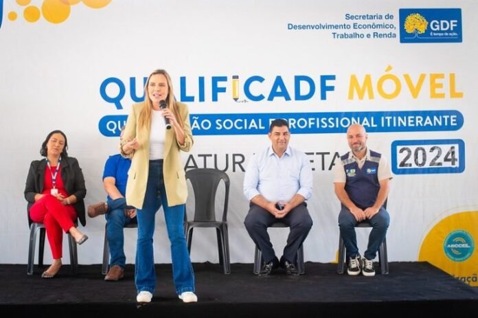 QualificaDF Móvel forma mais 504 alunos com capacitação gratuita e de qualidade brasilia