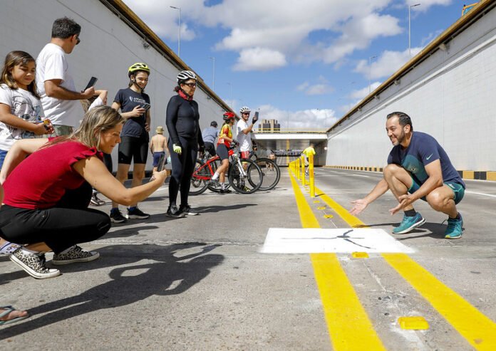 Marco Zero: População aproveita novo ponto ‘instagramável’ durante o Eixão do Lazer brasilia