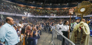 Governador Ibaneis Rocha participa da celebração de 23 anos da Canção Nova em Brasília