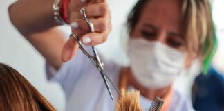 Atendimento gratuito de cabeleireiro no Senac-DF