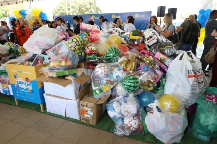 Caravana Solidária distribui brinquedos na Cidade Estrutural nesta terça-feira (08)