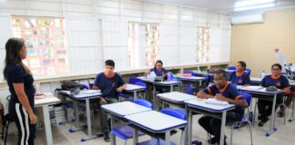 Apenas 14% das escolas públicas no Brasil possuem grêmios estudantis
