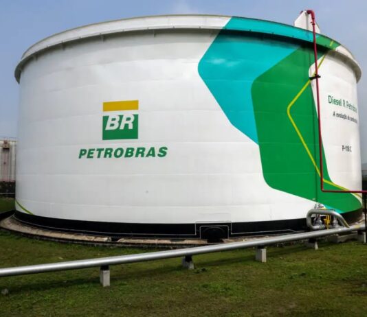 Petrobras reduz preço do diesel e medida deve neutralizar reoneração de tributos