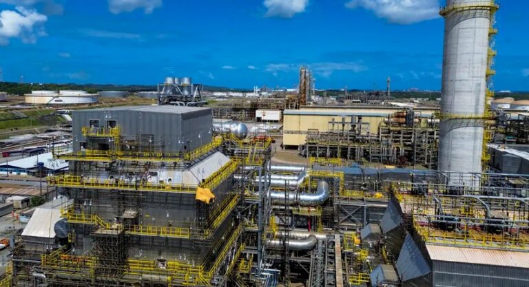 Refinaria Abreu e Lima inaugura unidade para reduzir poluição ...