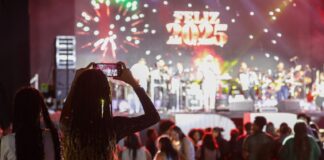 Show de Mari Fernandez reúne 20 mil pessoas na primeira noite da festa de fim de ano na Torre de TV