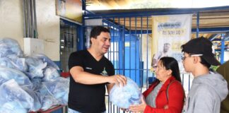 Alunos da rede pública começam a receber uniformes para 2025