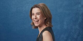 Fernanda Torres faz história ao vencer prêmio internacional de melhor atriz