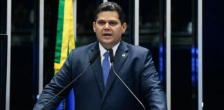 Alcolumbre reage a insinuações sobre cargos e emendas