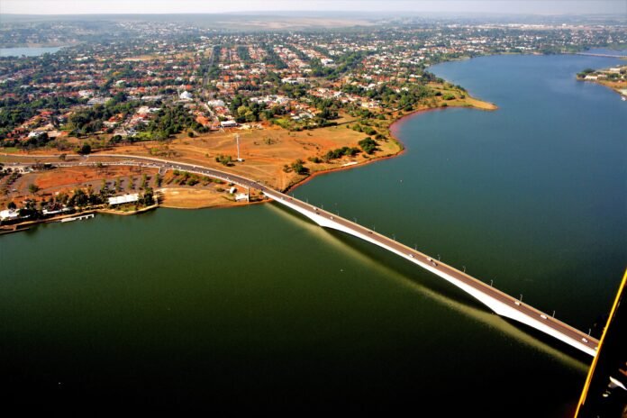 Órgãos ambientais debatem regras para pesca no Lago Paranoá brasilia