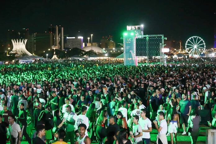 Quatro dias inesquecíveis: Brasília celebrou 65 anos com arte, festa e um milhão de pessoas nas ruas brasilia