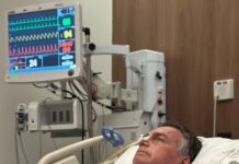 Bolsonaro é internado em Brasília para cirurgia no ombro