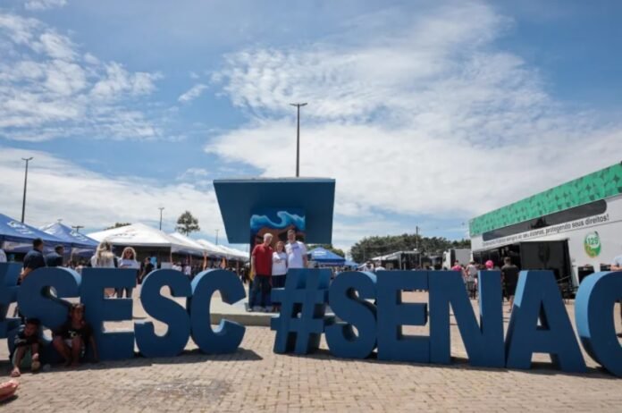 Fecomércio Mais Perto de Todos atrai mais de 8 mil pessoas com serviços gratuitos em Ceilândia brasilia sesc e senac df