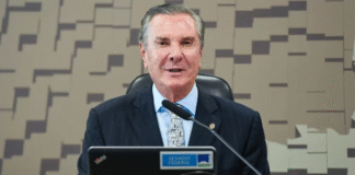 Fernando Collor passa primeira noite em presídio em Maceió