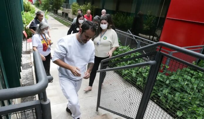 Greve de fome de Glauber Braga entra no 8º dia e mobiliza apoio contra cassação politica