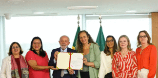 Lula sanciona leis para proteger mulheres de violência digital, acadêmica e doméstica