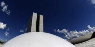 Código Eleitoral enfrenta impasse no Senado por regras sobre fake news, cotas e quarentena