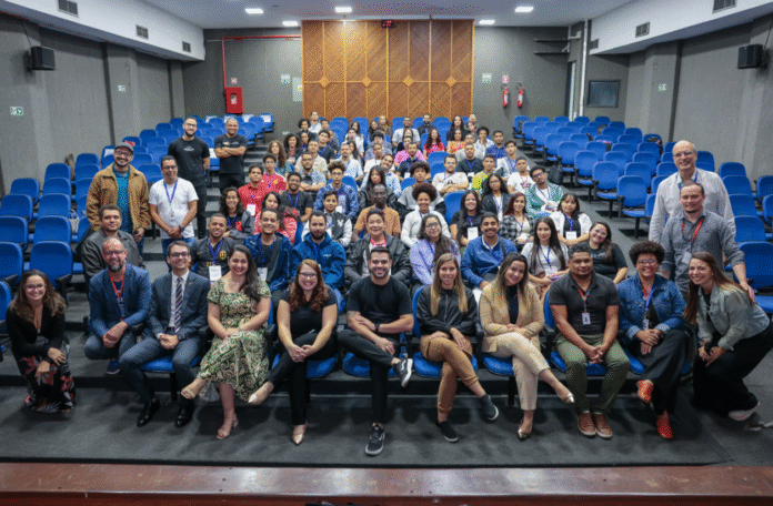 Programa gratuito forma jovens da periferia para o mercado de tecnologia brasilia senac