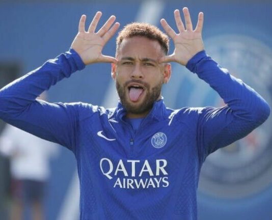 Brasil encerra preparação para estreia na Copa do Mundo; Neymar segue em tratamento