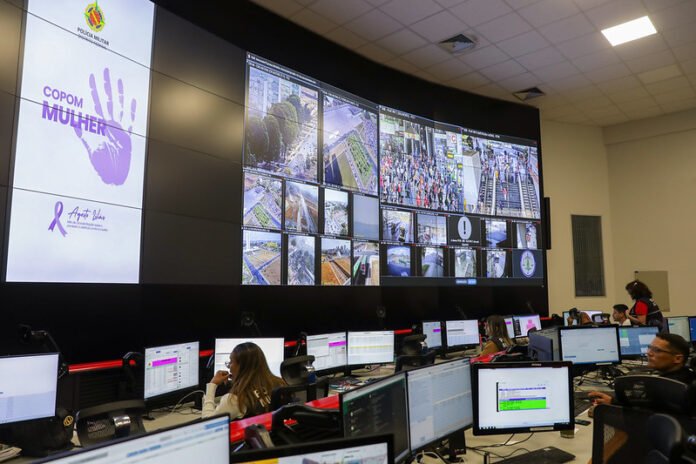 Viva Flor amplia proteção e ultrapassa 1.100 mulheres monitoradas no DF brasilia mulher denuncia violencia