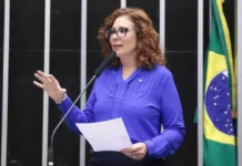 Justiça de São Paulo arquiva processo por difamação envolvendo Carla Zambelli