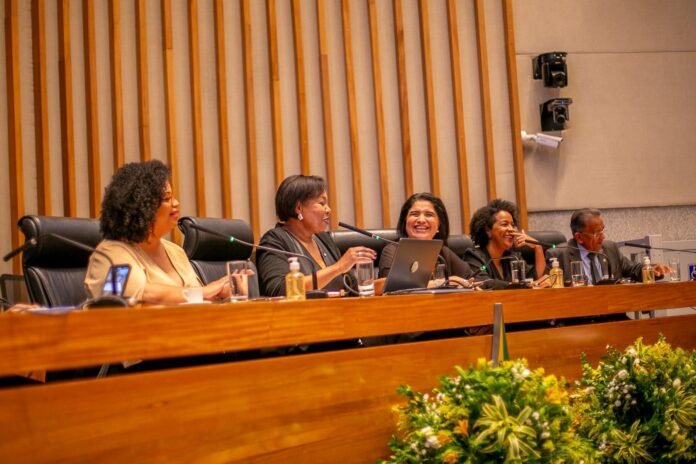 Doutora Jane conduz homenagem histórica à imprensa com emoçãoa brasilia CLDF