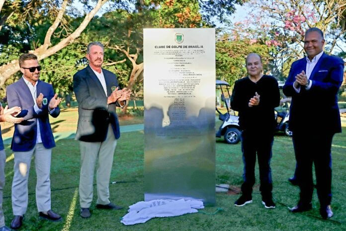 Clube de Golfe de Brasília recebe concessão do terreno e homenageia o governador Ibaneis Rocha brasilia