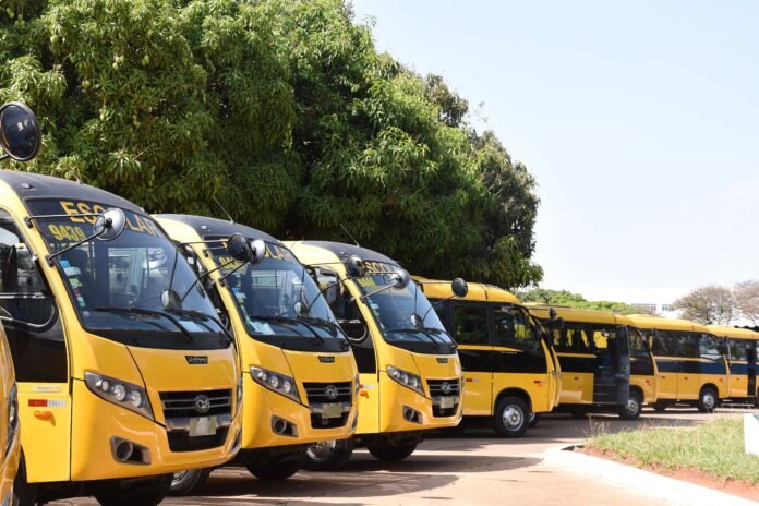 Estudantes da rede pública contam com mais de 1.160 ônibus de transporte escolar brasilia