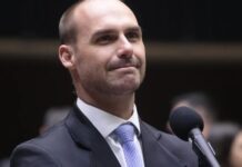 Câmara cassa mandatos de Eduardo Bolsonaro e Alexandre Ramagem