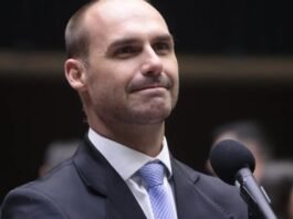 Moraes determina prisão de Eduardo Bolsonaro