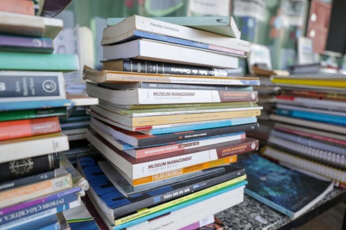 Campanha arrecada livros para bibliotecas de unidades prisionais do DF brasilia