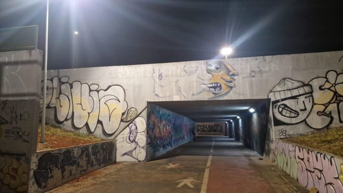 Após novo ato de vandalismo, passagem subterrânea na Quadra Lúcio Costa é recuperada brasilia