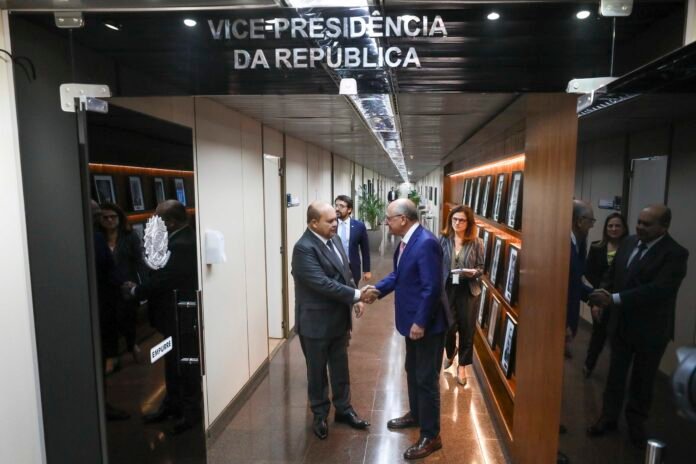 Ibaneis Rocha vai convocar edição do Fórum Nacional de Governadores para debater tarifas americanas brasilia