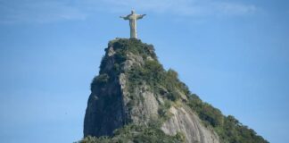 Cristo Redentor celebra 94 anos com missa especial e presença de Renato Aragão como novo embaixador