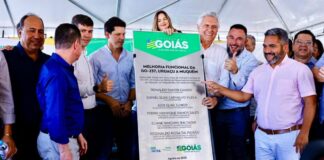 Caiado inaugura pavimentação e restauração de rodovias no Norte goiano