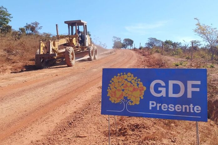 GDF faz manutenção preventiva em mais de 30 km de vias não pavimentadas no Jardim Botânico brasilia