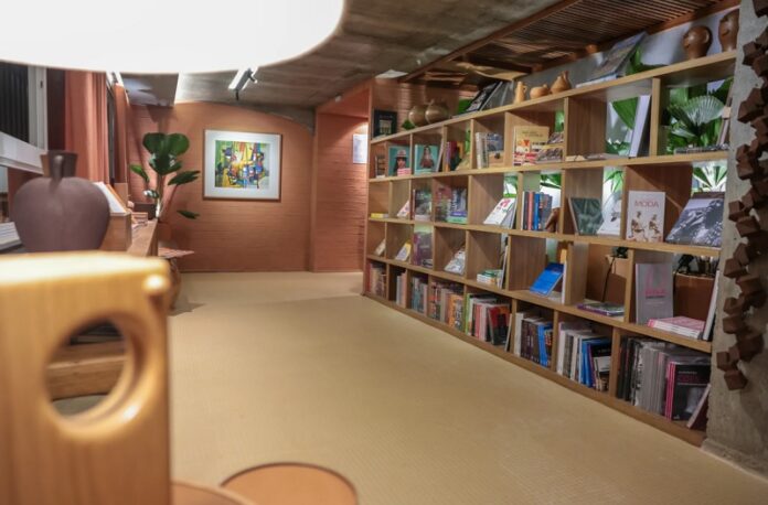 Senac-DF marca presença na CASACOR Brasília 2025 com espaço dedicado à literatura BRASILIa