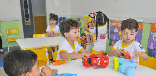 Estudo da Universidade Federal de São Carlos aponta atraso motor em bebês que vivem na pobreza
