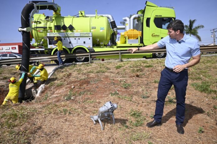 Robô desentope redes de drenagem pluvial nas rodovias goias