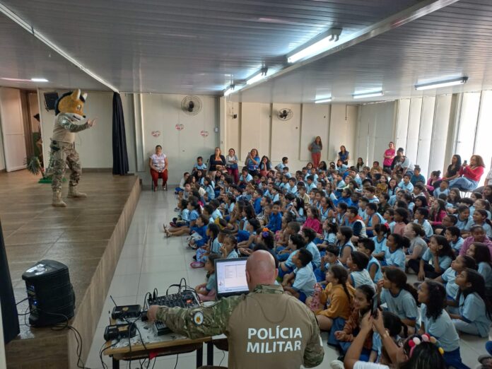 Programa Lobo Guará leva educação ambiental a alunos e professores brasiia