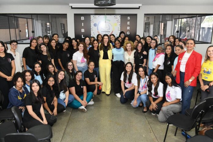 Projeto 'Eu Já Tive a Sua Idade' conecta gerações e inspira estudantes brasilia