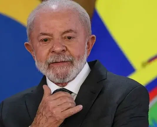 Lula cobra “narrativa correta” do governo em última reunião ministerial de 2025