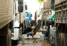 Governo apresenta modelo de unidades móveis de saúde para caminhoneiros