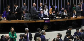 Câmara derruba voto secreto em processos criminais contra parlamentares