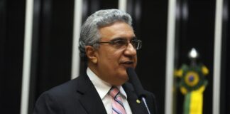 Vice-governador assume governo do Tocantins