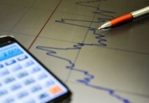 Aneel mantém bandeira vermelha patamar 1 na conta de luz em outubro