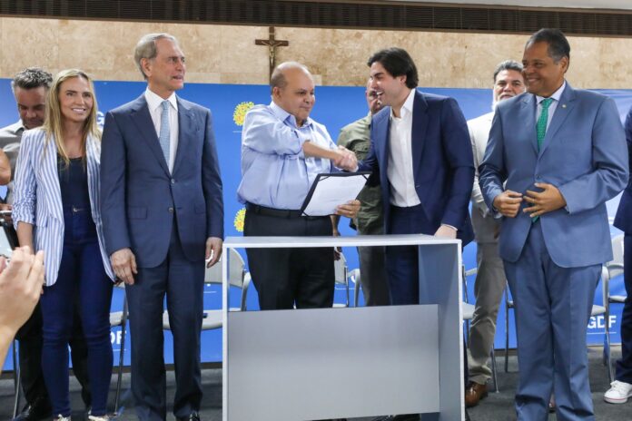 Assinado decreto que cria a Secretaria da Juventude do DF brasilia