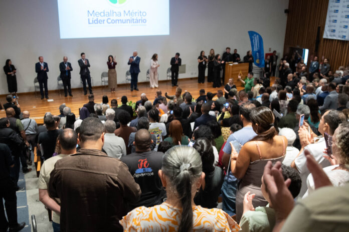 Líderes comunitários são homenageados no auditório da CLDF brasilia