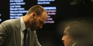 Moraes determina que Defensoria Pública assuma defesa de Eduardo Bolsonaro em processo sobre sanções dos EUA