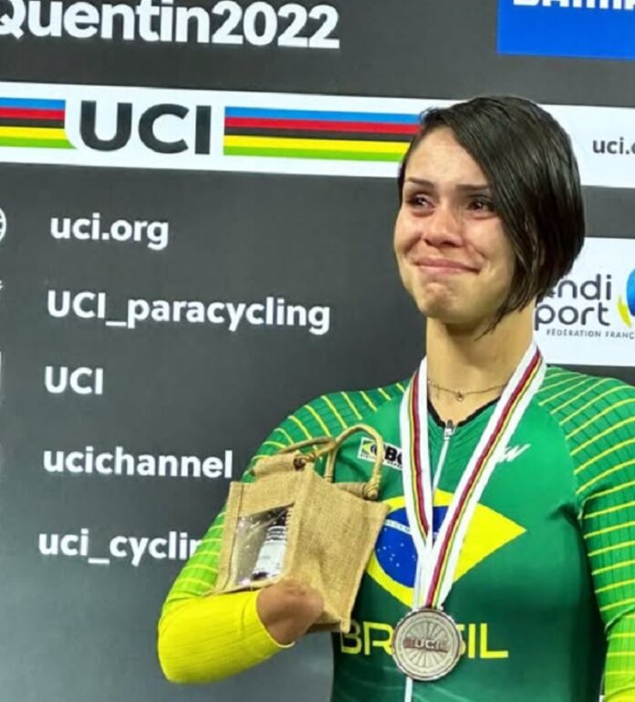 Sabrina Custódia conquista prata e Brasil chega a sete medalhas no Mundial de Ciclismo de Pista esporte
